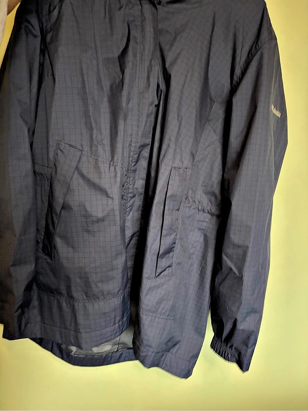 Columbia Men's Windbreaker in Black Size XXL Like New